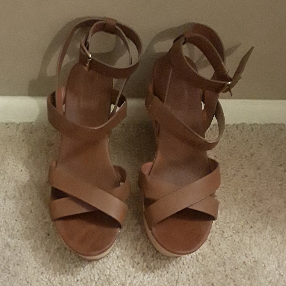 Forever  21 Platform Sandals, EUC, Sz 9